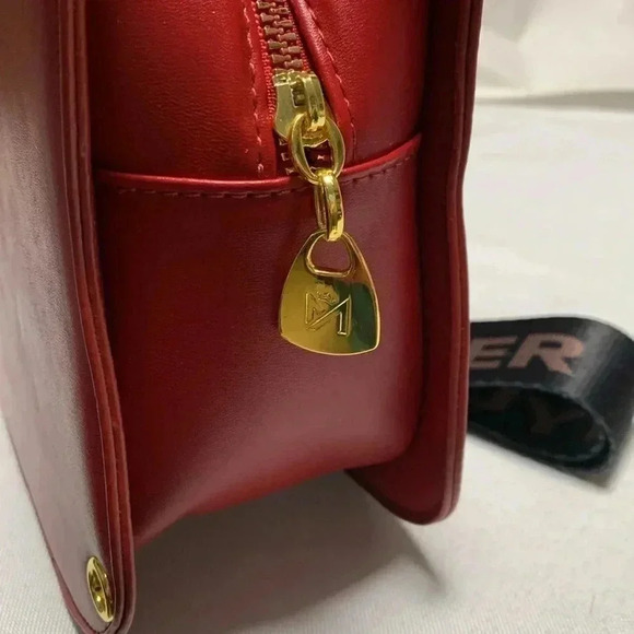 GUITAR 🎸 Women’s Crossbody Purse,NWOT. - Picture 3 of 4